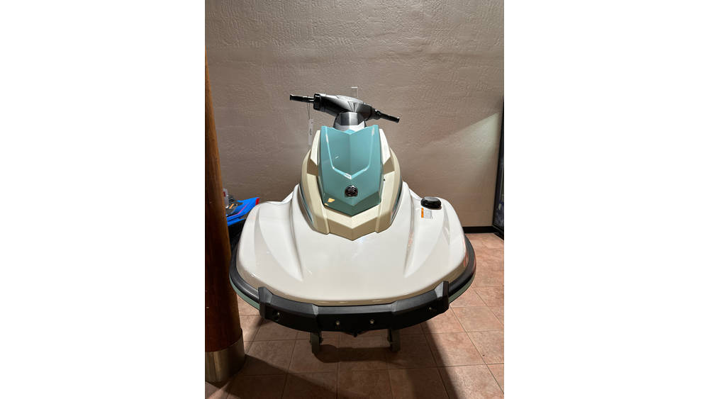 Petrol FRP Yamaha EX1050 Jet Ski, high-performance Yamaha EX1050 jet ski, 3-seater Yamaha jet ski, durable Yamaha watercraft, Yamaha EX1050 jet ski for water sports